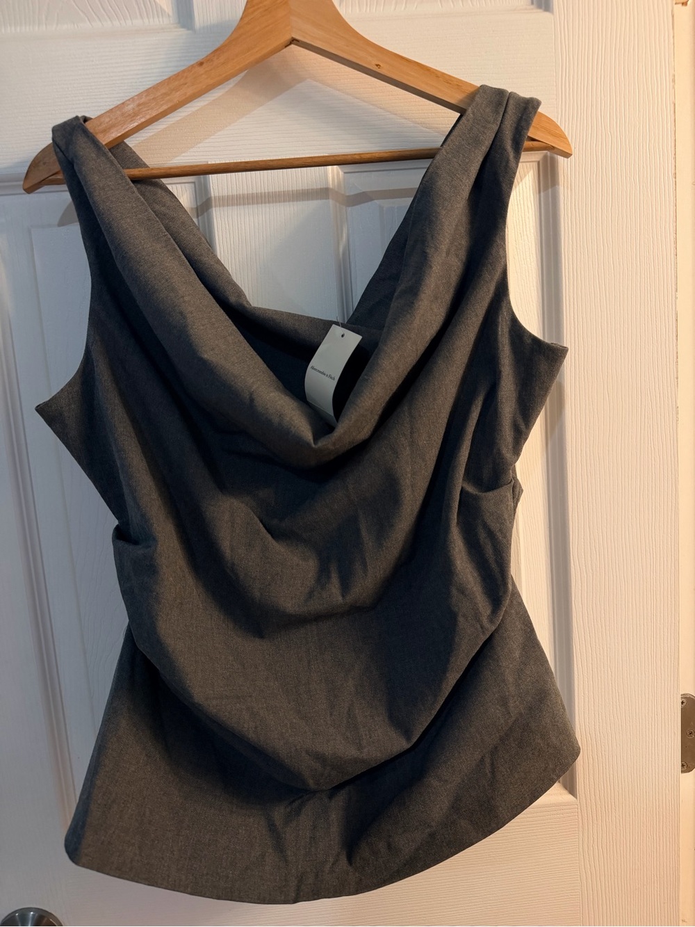 Abercrombie & Fitch Gray Asymmetric Twist Off Shoulder Top